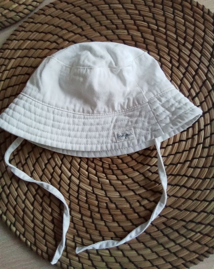 Lot pantalon+ bermuda + tee shirt + chapeau Obaibi taille 3 mois - photo numéro 8