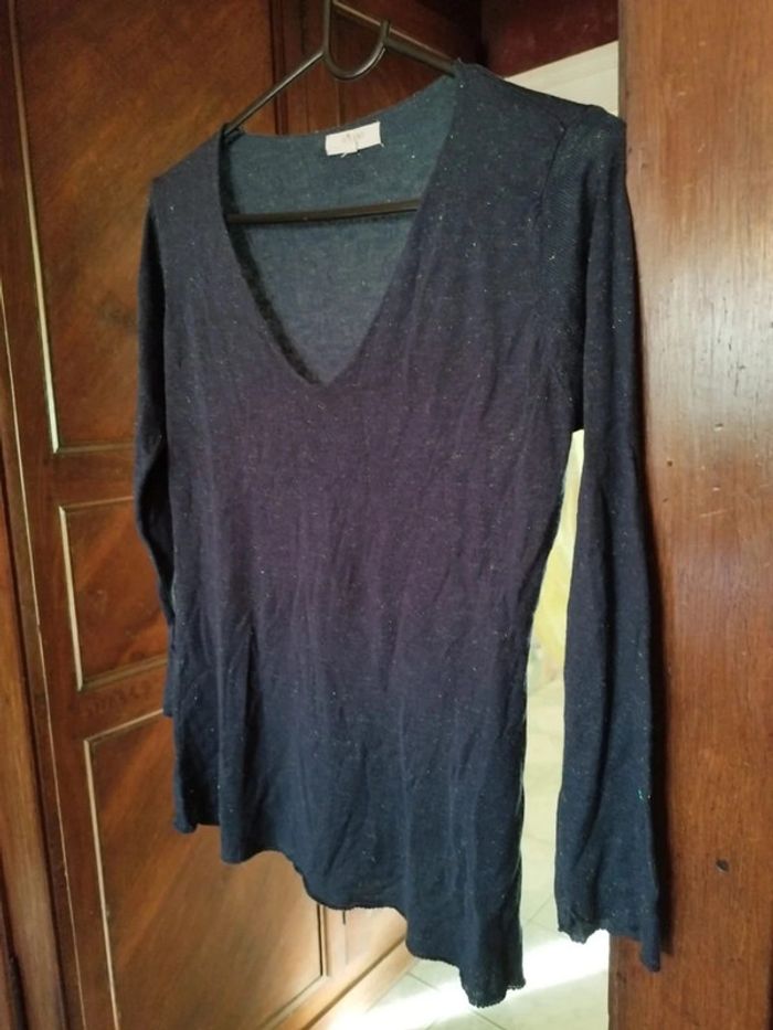Pull gris col v pailleté papillon au dos S/M - photo numéro 2