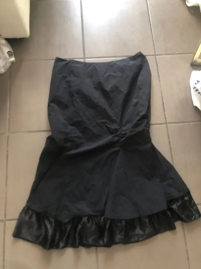Jupe T42 femme 👩 - photo numéro 3