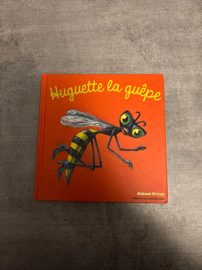 Livre les drôles de petites bêtes, Huguette, la guêpe