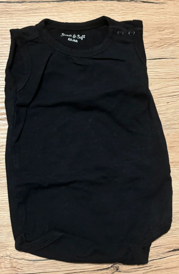 Lot 3 bodies sans manches - photo numéro 9