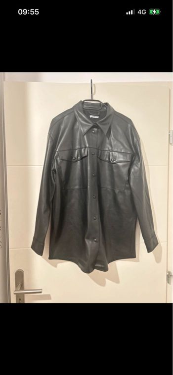 Sur chemise femme en simili cuir 
