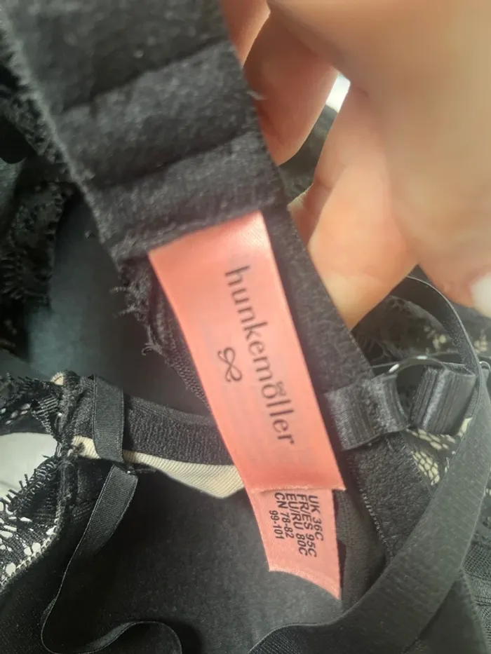 Soutien-gorge dentelle noire Hunkemöller Taille 95C - photo numéro 3