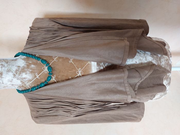 Veste Orsay en suédine marron clair longues franges taille 36-38