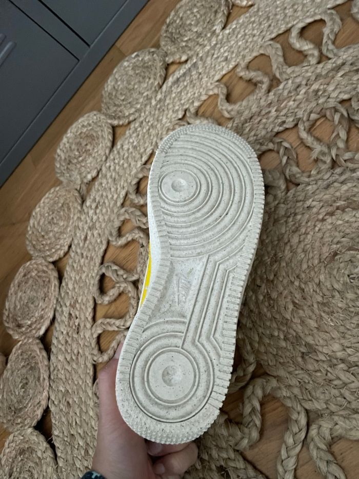 Nike jaune - photo numéro 4