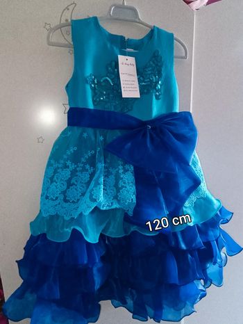Robe de cérémonie ou déguisement bleue neuve 120cm