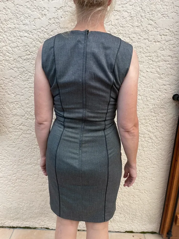 Robe tailleur chic - photo numéro 2