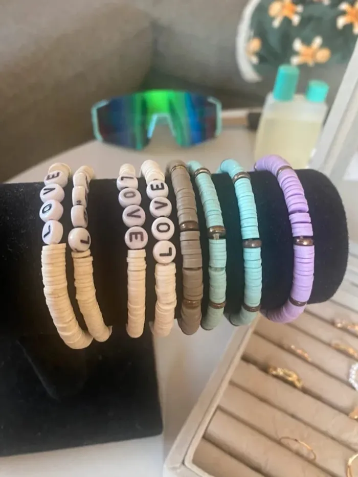 Lot bijoux fantaisie + boîte à bagues + support bracelets - photo numéro 3