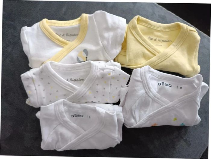 Lot de 5 bodies manches courtes 0 mois/ prema