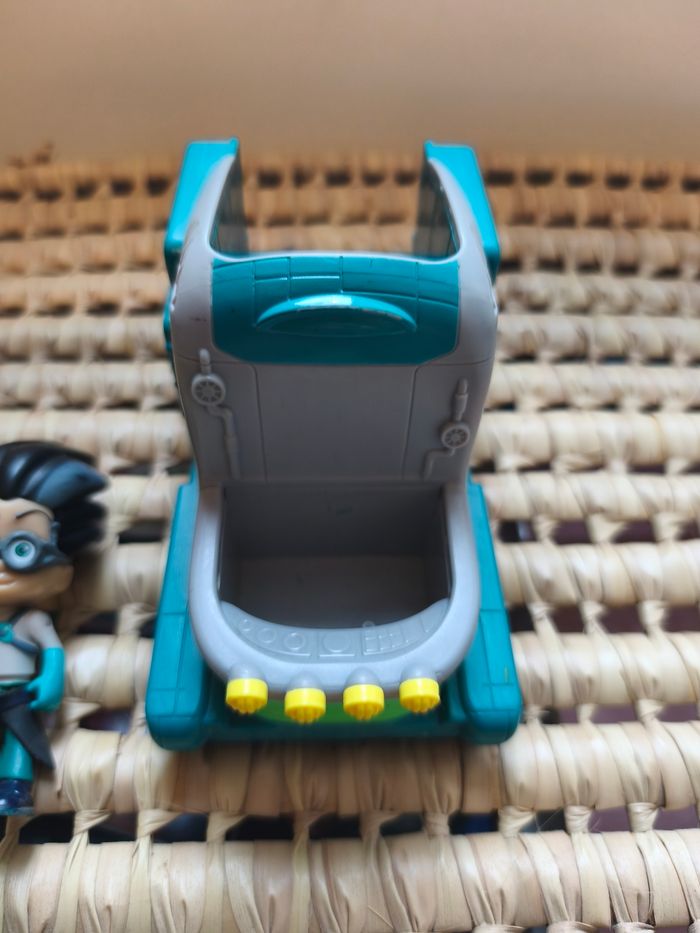 Figurine et voiture Pyjamasque Roméo - photo numéro 2