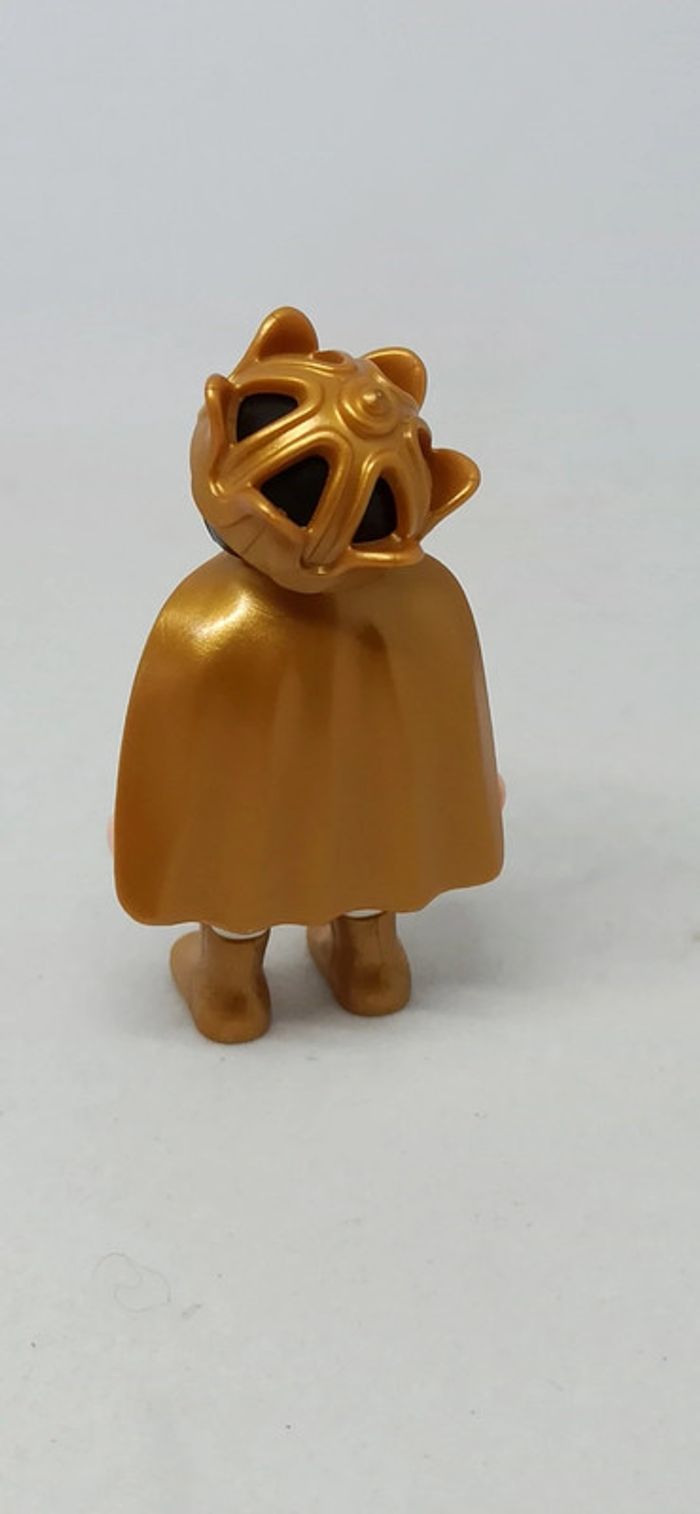 Enfant garçon moyen age prince avec couronne et cape dorées playmobil - photo numéro 3