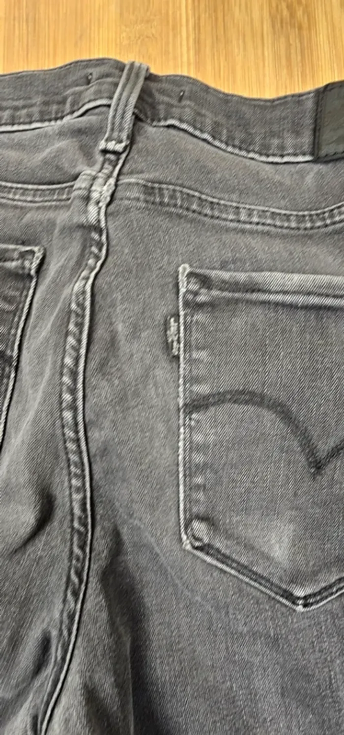 Levi's + patchs offerts 310. T:34/36 W30 L32 - photo numéro 9