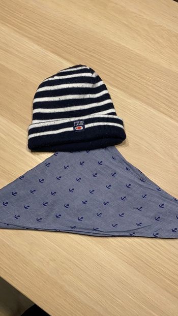 Bonnet week end à la mer avec tour de cou marin