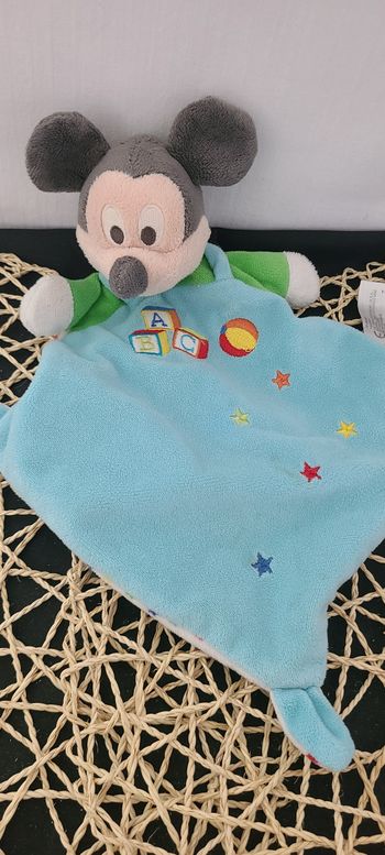 Disney doudou Mickey souris plat losange bleu vert étoile