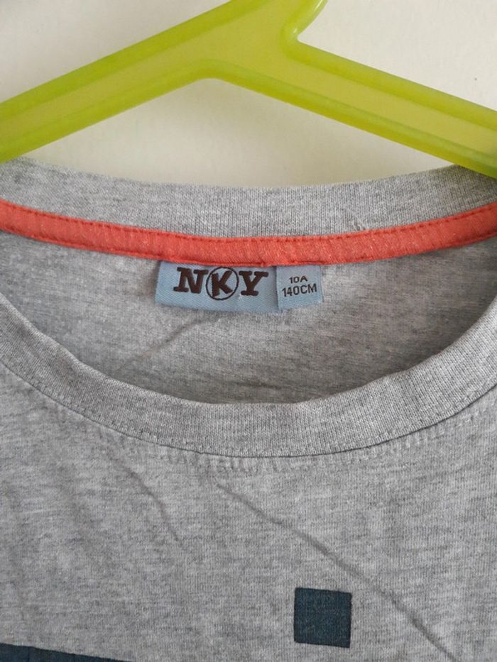 T shirt NKY motif dinosaure - photo numéro 3