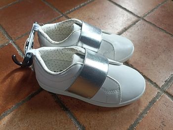 Basket blanche taille 29