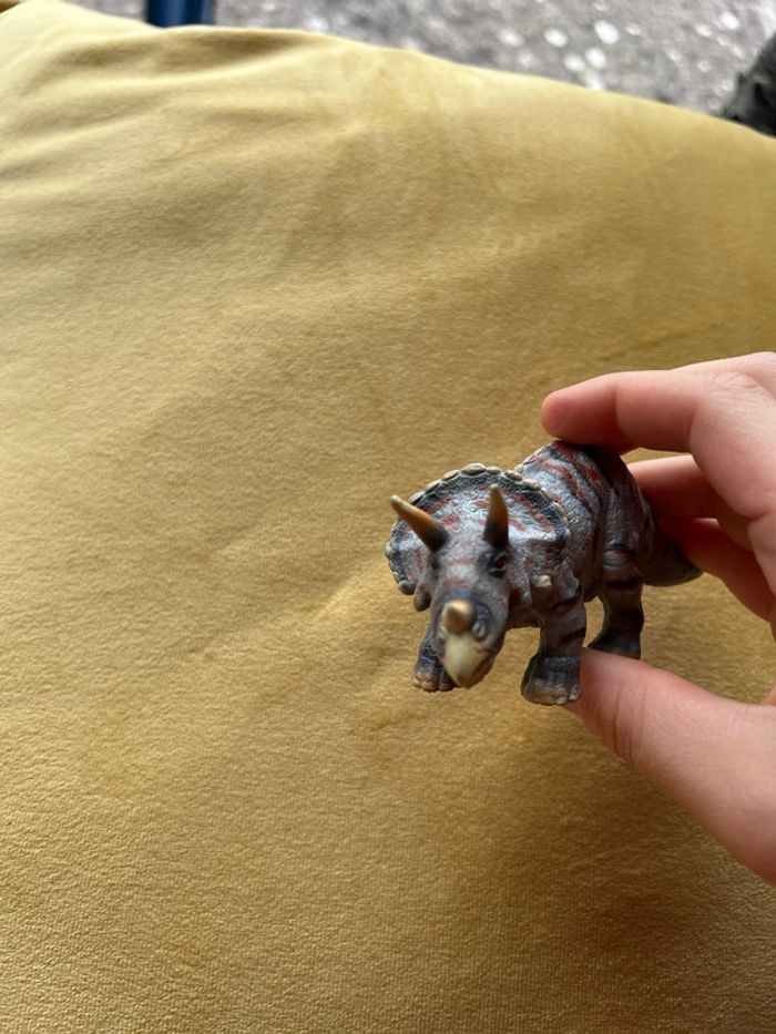 Figurine rhinocéros - photo numéro 2