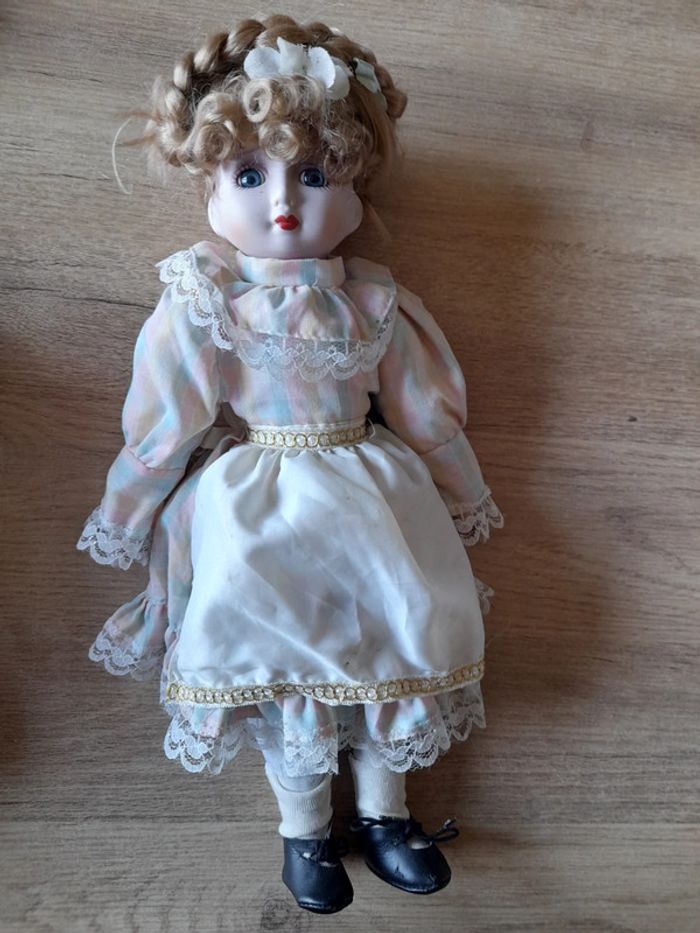 Lot de Poupées en porcelaine - photo numéro 2