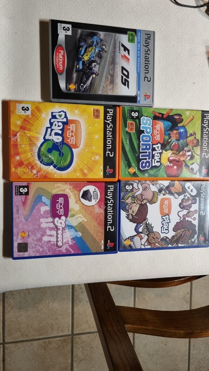 Pack EyeToy Complet PS2 - Caméra Argent + 4 Jeux - photo numéro 1