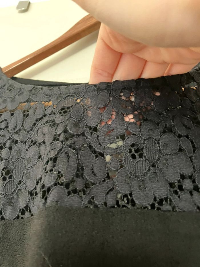 Robe noire en dentelle - photo numéro 3