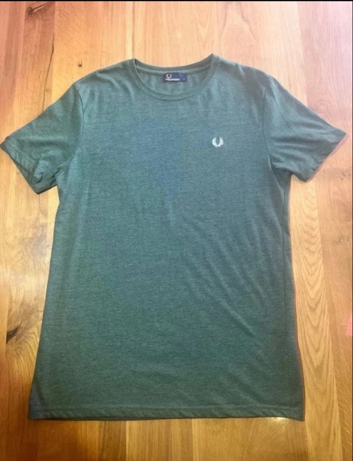 T-shirt Fred Perry vert - Logo brodé - photo numéro 1