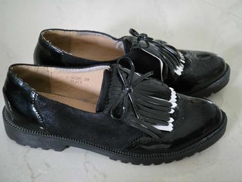 derbies vernis noirs T39