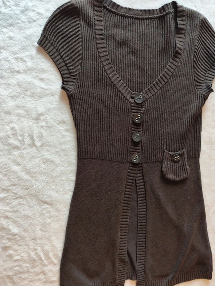 Gilet femme épais col v a bouton manches courtes marque miss captain taille M/L - photo numéro 4
