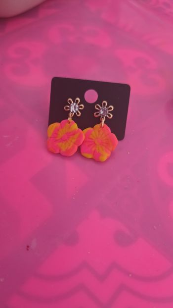 Boucle d'oreille fleurs 