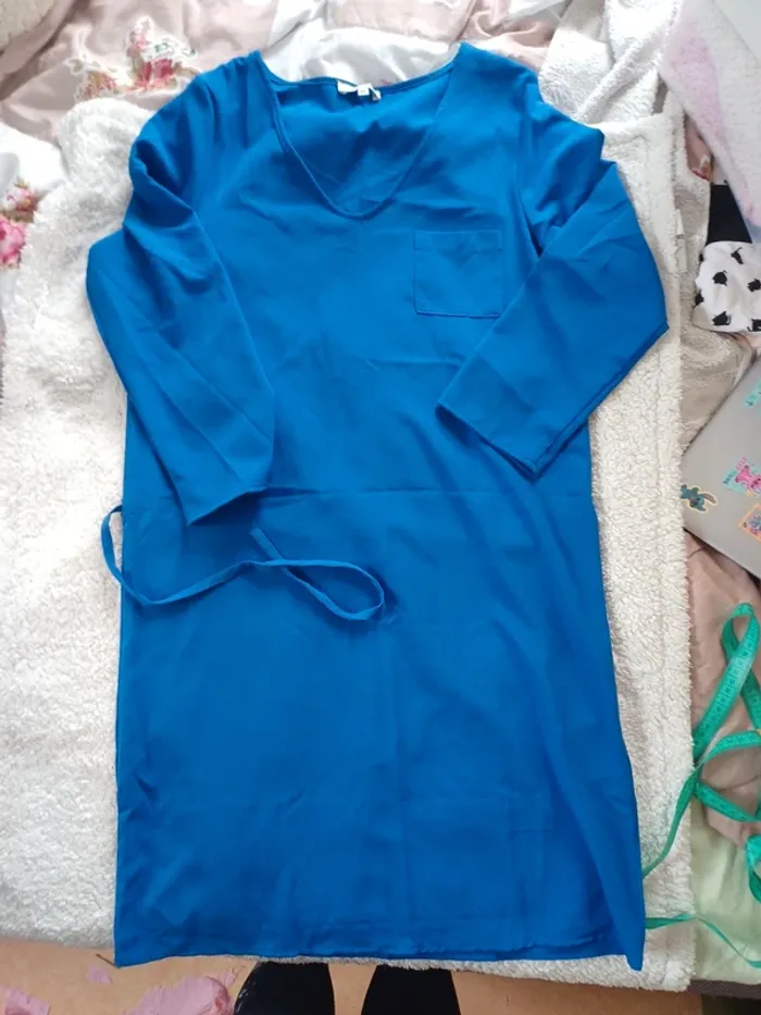 Robe droite manches 3/4 bleue roi