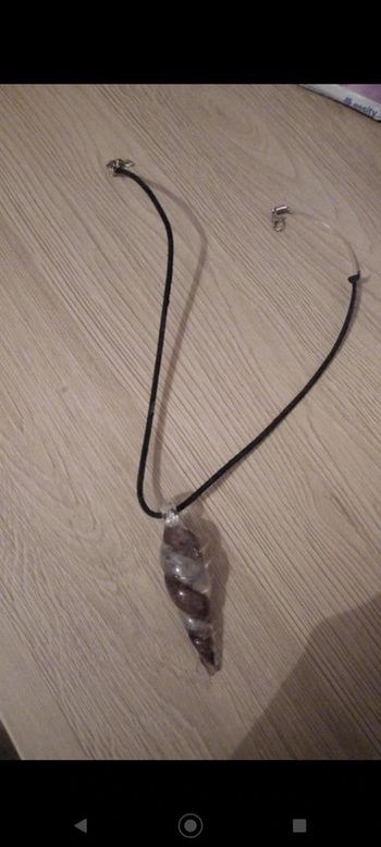 Collier pendentif en verre
