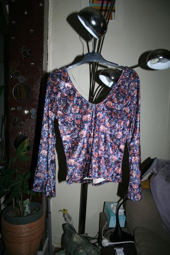 🌸Top péplum cropped manches longues fleuri bleu foncé Taille 40 "Springfield" 🌸