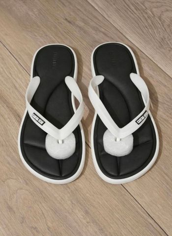 Tongs claquettes été mémoire de forme Mixte blanc