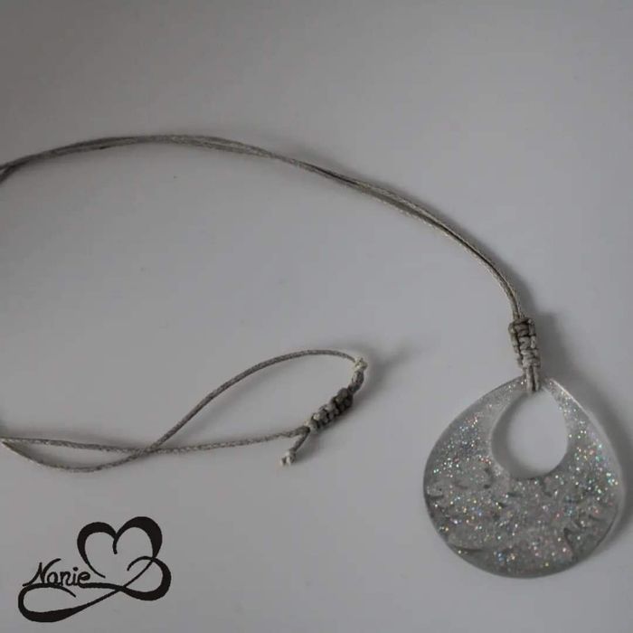Pendentif en résine pailleté avec 2 anges !!