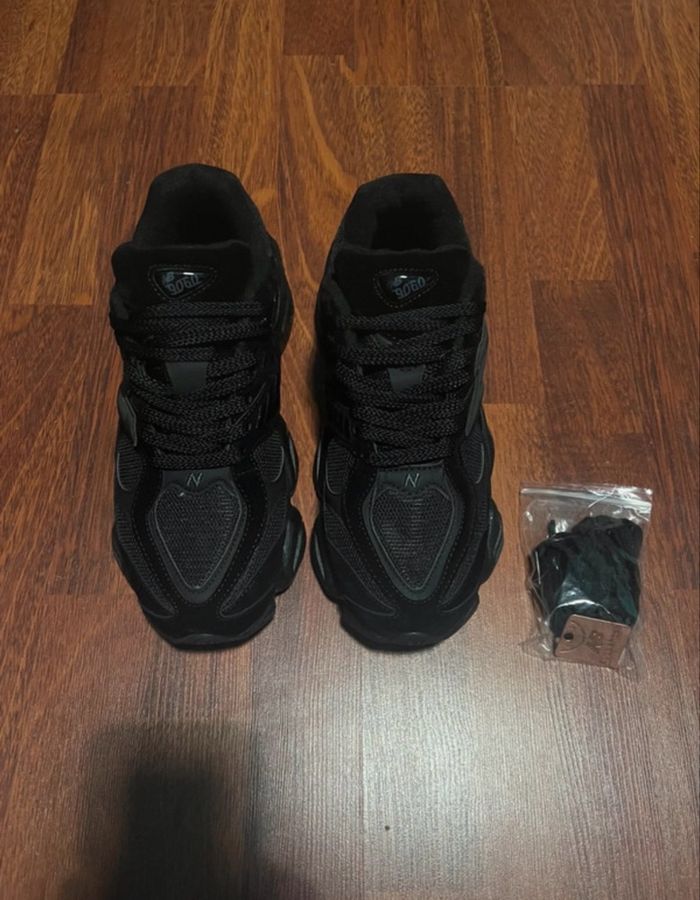 New balance full black 9060