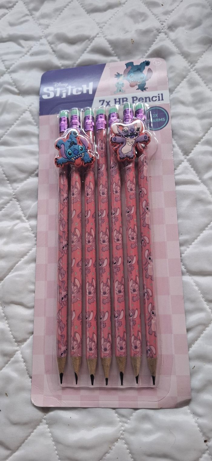 Lots 7 crayons papies angel