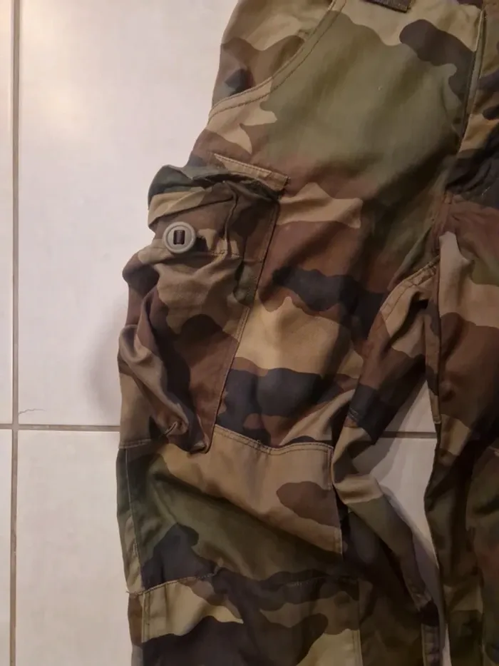 Pantalon de treillis camouflage militaire félin zone chaude Taille S - photo numéro 3