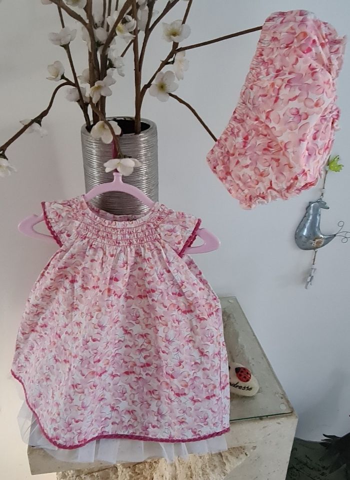 Robe et culotte 6mois comme neuve