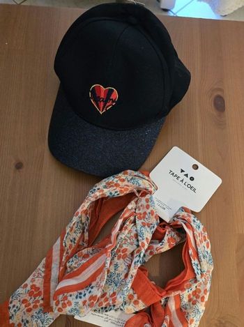(Neufs non portés)🏷🥰🤩🩷 casquette 8/10ans et foulard fille 🥰🤩🩷