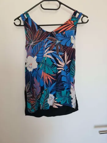 Débardeur a nouer fleurie leger taille 38