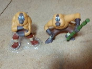 Figurines