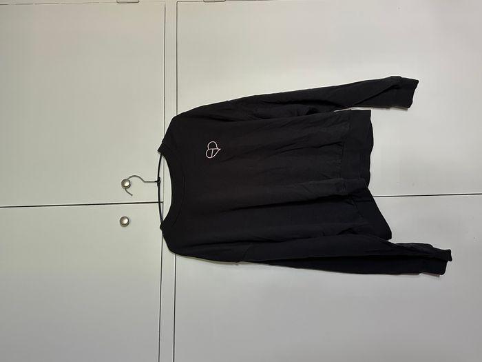 H&M - Pull noir avec cœur rose