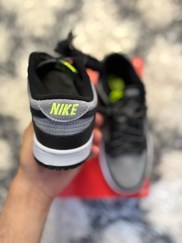 Nike Dunk Low Cool Grey / Black-Volt – Taille 38.5 EU – Neuve & legit - photo numéro 4