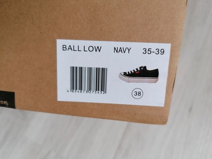 Chaussures Levi's
Pointure 38
Neuves jamais portées - photo numéro 5