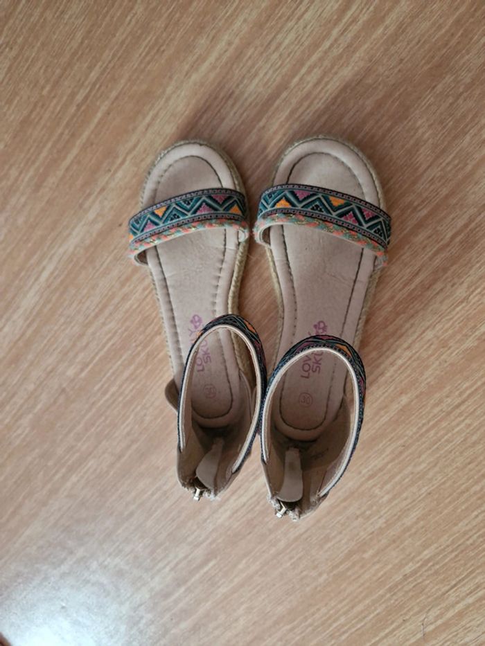 Nu pied fille taille 30 - photo numéro 3