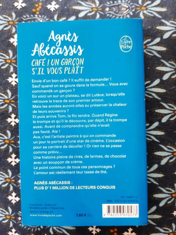 Café! Un garçon s’il vous plaît - photo numéro 2