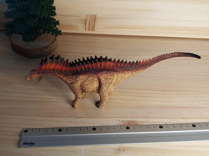 Schleich Amargasaurus Figurine dinosaure bordeaux et marron - photo numéro 6