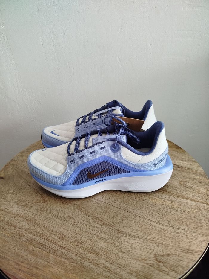 Baskets Nike T 36,5 - photo numéro 2