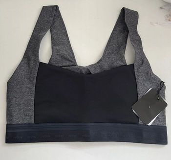 2 Brassières