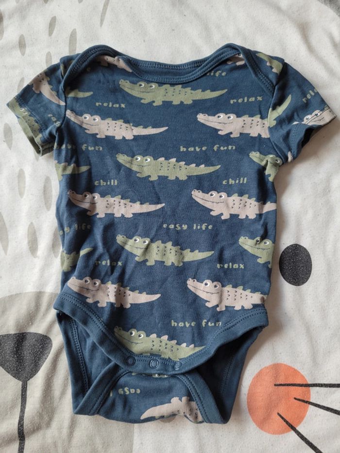 Lot de 5 bodies manches courtes 3/6 mois C&A - photo numéro 6