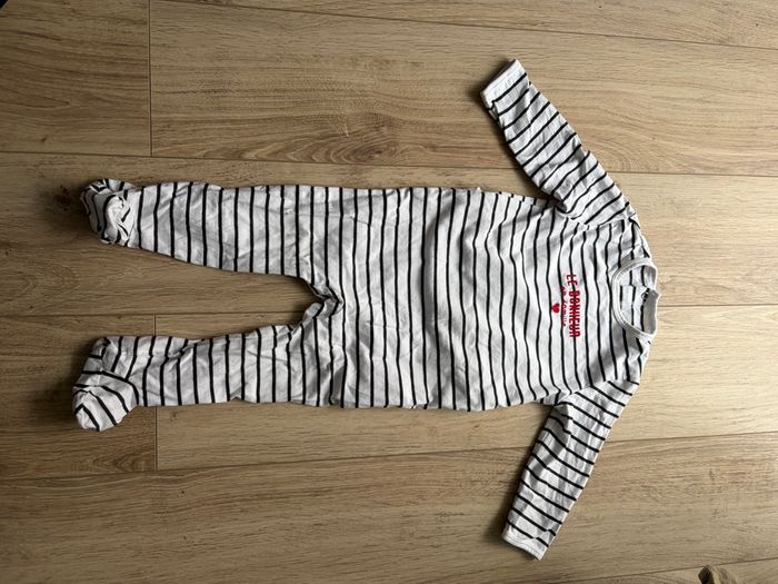 Pyjama bébé fille avec pieds